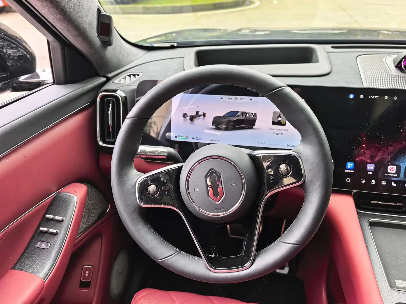 AITO Wenjie AITO M8 2025 Model Extended Range Max+ Edition 53.4kWh 6-Seater фото 5