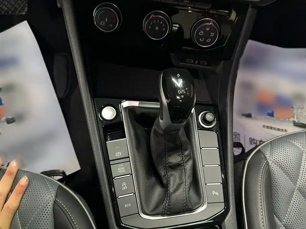 Volkswagen Sagitar 2024 300TSI DSG Surpass Edition фото 10