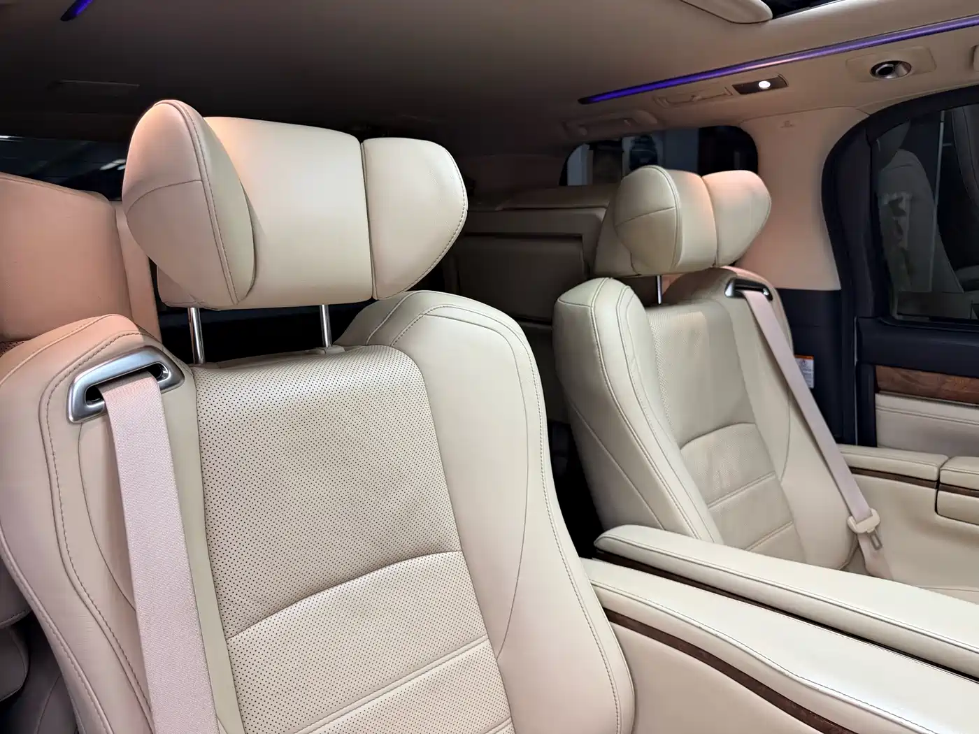 Toyota Alphard 2018 3.5L Premium фото 28
