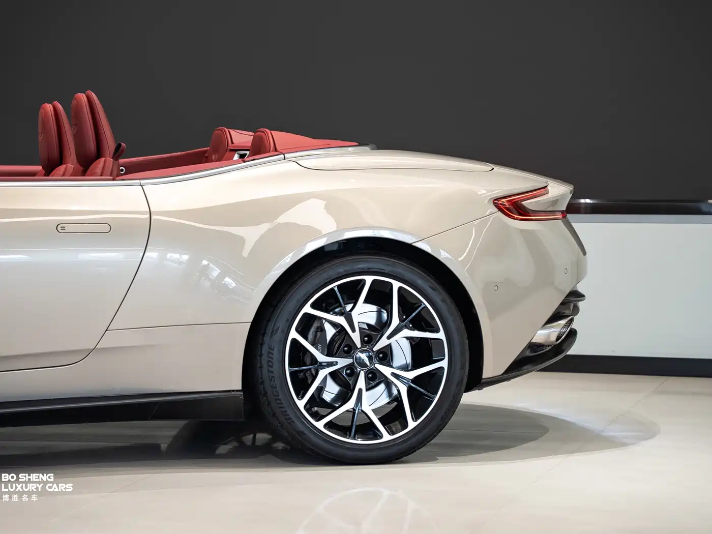 Aston Martin DB11 2019 4.0T V8 Volante фото 36
