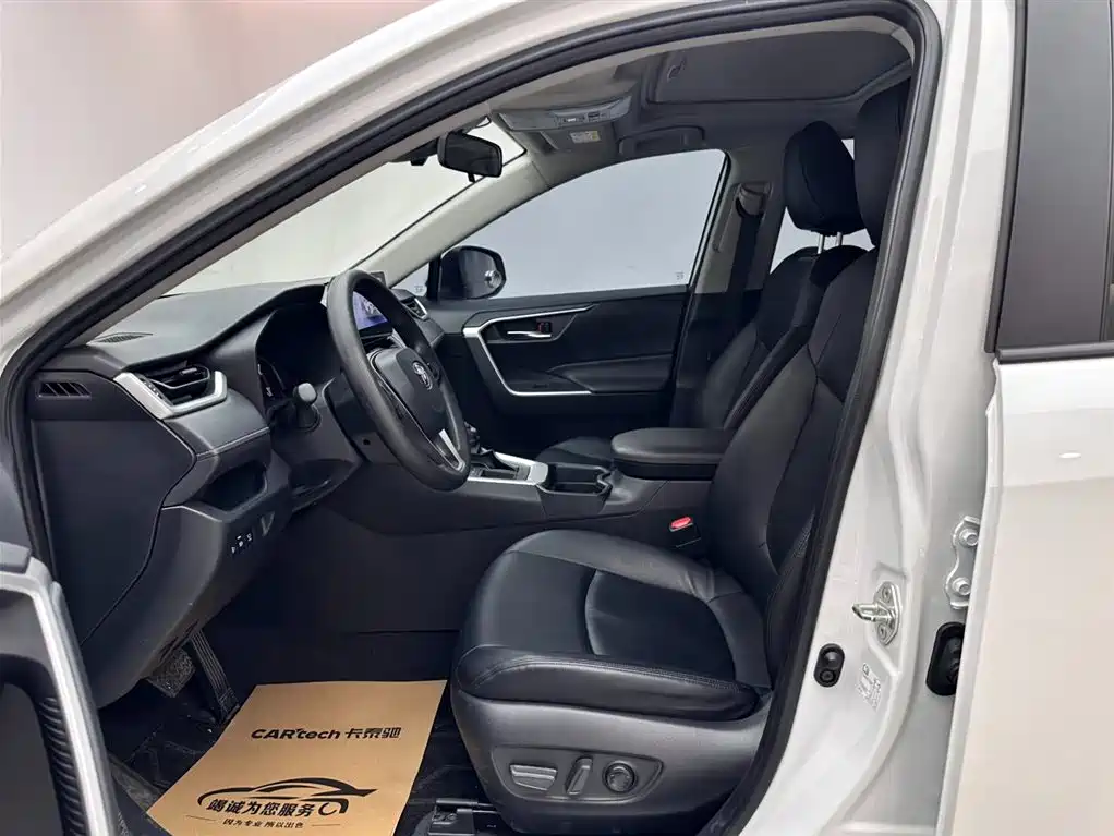 Toyota RAV4 Rongfang 2023 2.0L CVT 2WD Fashion Edition фото 8