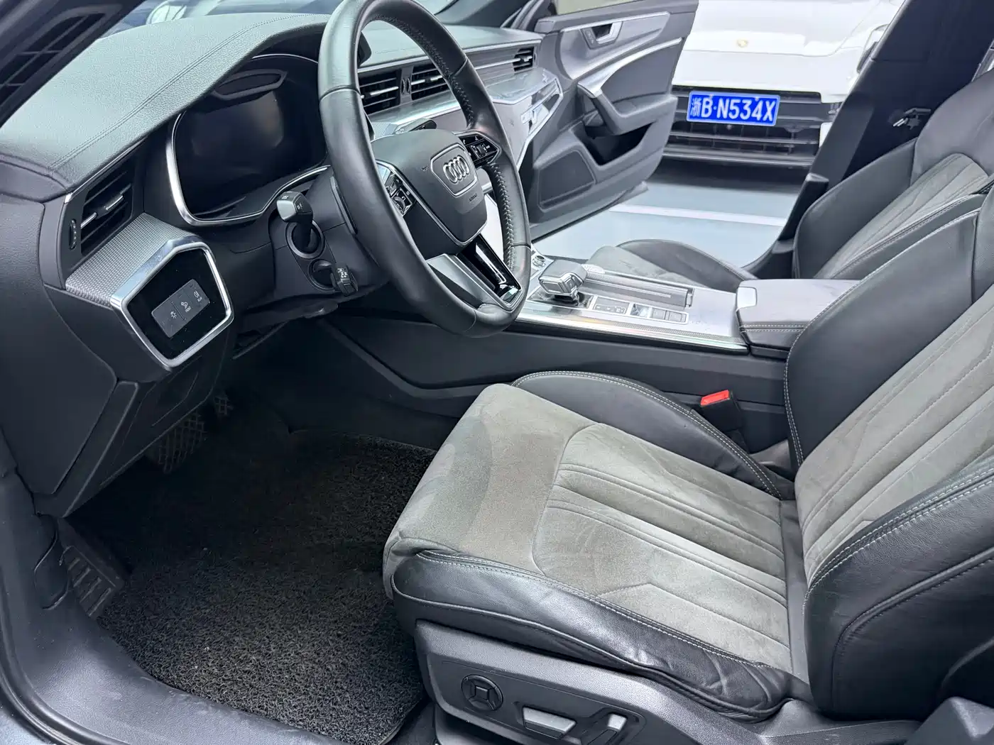 Audi A6L 2020 40 TFSI Luxury Dynamic фото 4