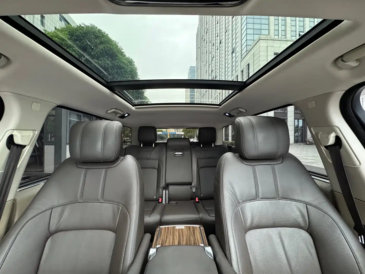 Land Rover Range Rover 2018 3.0 SC V6 Vogue Heritage Extended Edition фото 44
