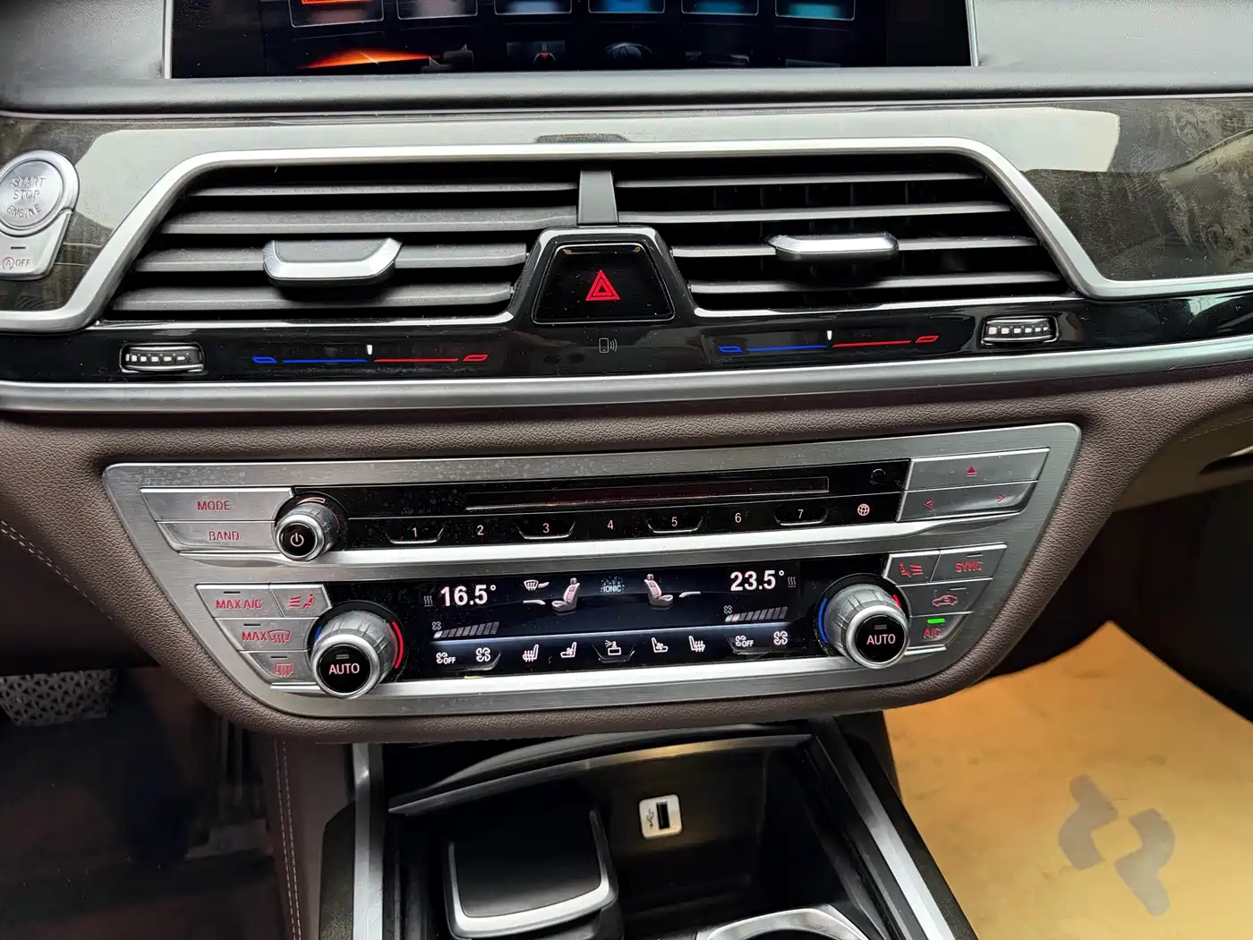 BMW 7 Series 2016 730Li Leading фото 15