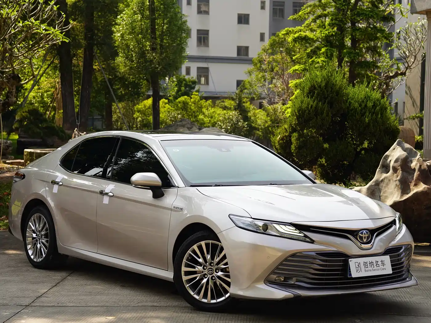Toyota Camry 2019 Facelift Hybrid 2.5HG Luxury Edition фото 3