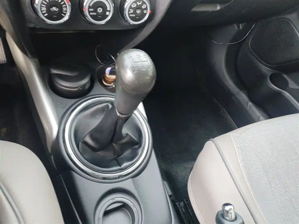 Mitsubishi ASX 2013 2.0L Manual 2WD Comfort фото 10