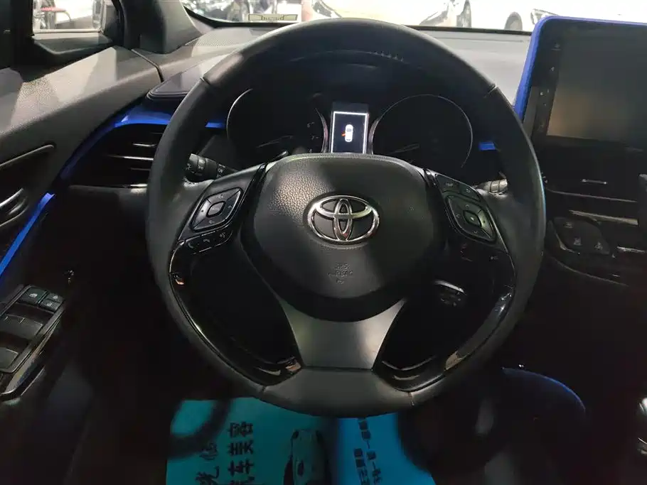 Toyota IZOA 2018 2.0L Glamour Sunroof Edition China VI фото 15