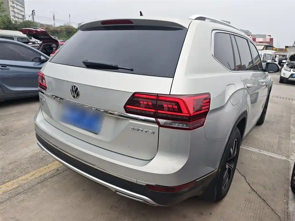 Volkswagen Teramont 2019 380TSI 4WD Luxury Edition China VI фото 7