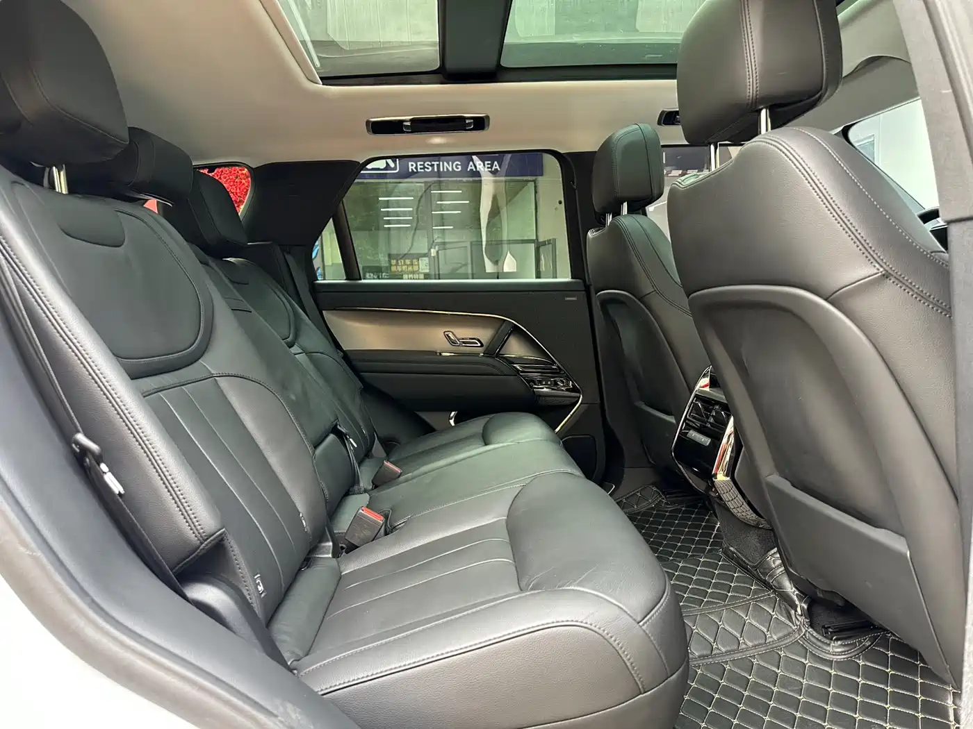 Land Rover Range Rover Sport 2024 360PS S фото 18
