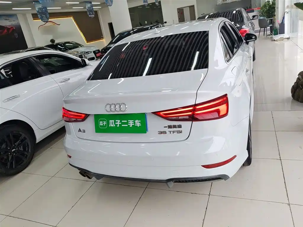 Audi A3 2018 30th Anniversary Limousine 35 TFSI Sport фото 6