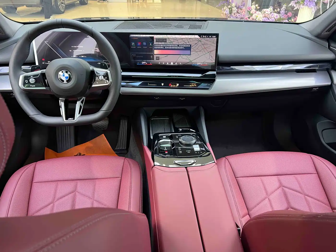 BMW 5 Series 2025 530Li Leading M Sport Package фото 16