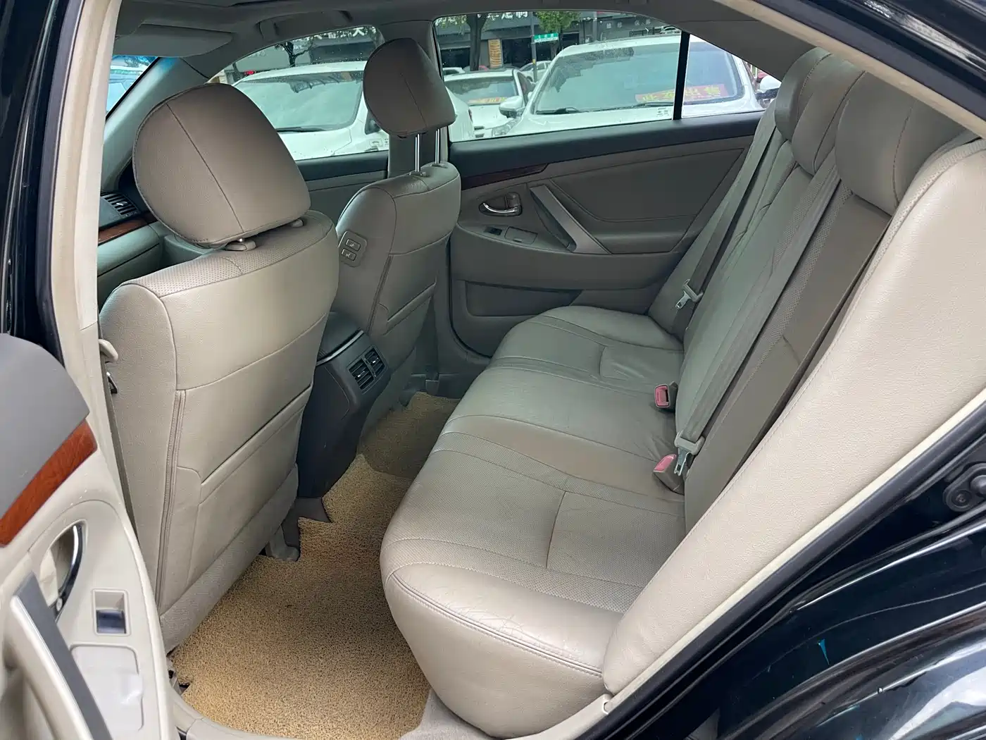 Toyota Camry 2013 200G Classic Luxury Edition фото 10