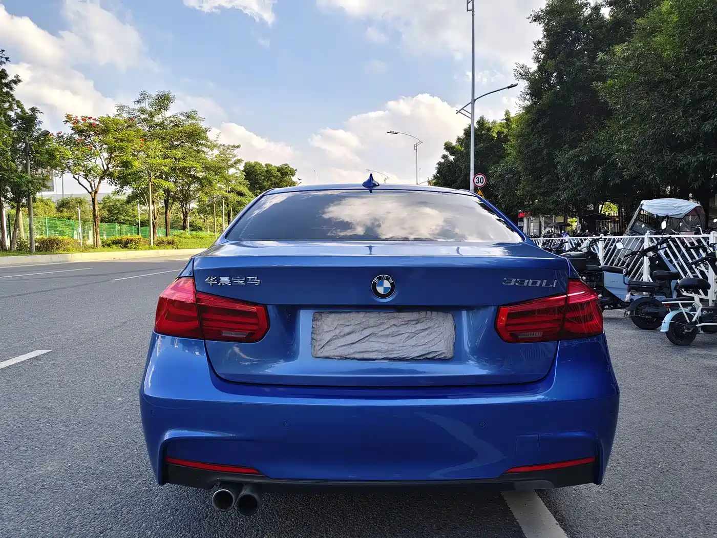 BMW 3 Series 2017 330Li M Sport фото 6