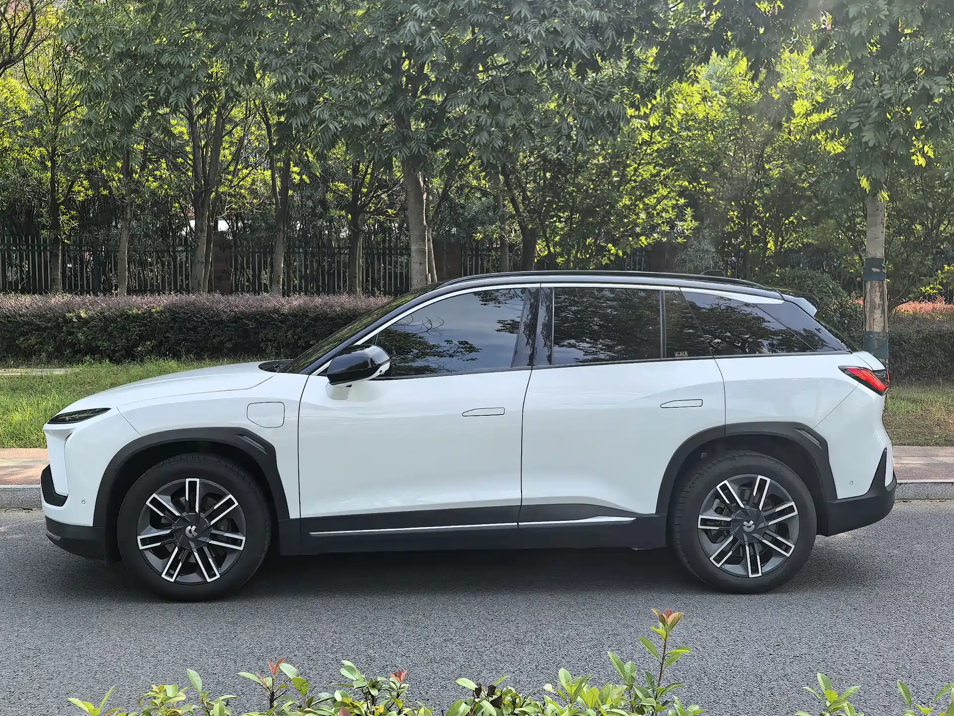 Фото 3 - NIO ES6