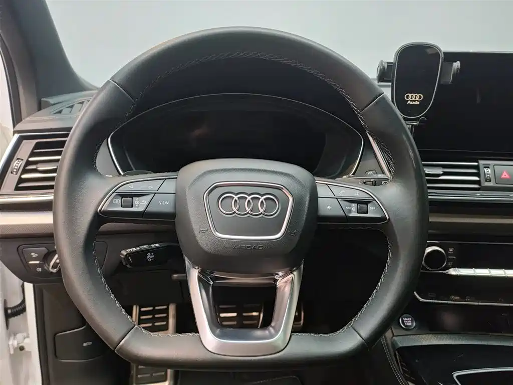 Audi Q5L 2024 Model 40 TFSI Luxury Dynamic фото 18
