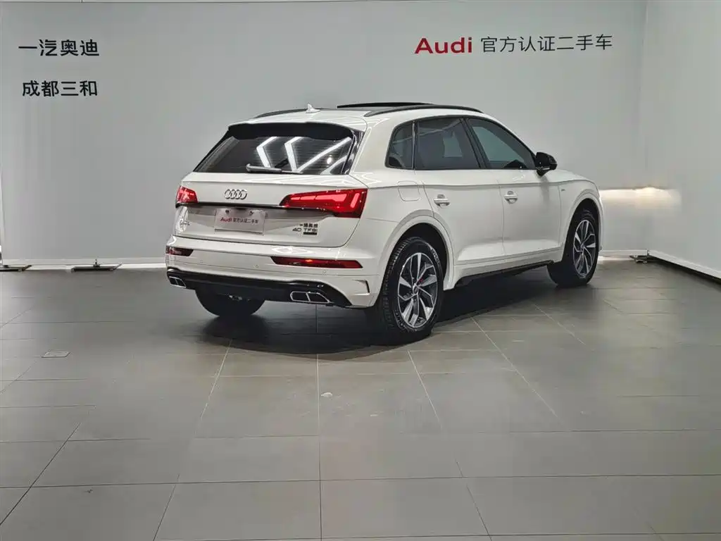 Audi Q5L 2024 Model 40 TFSI Luxury Dynamic фото 4