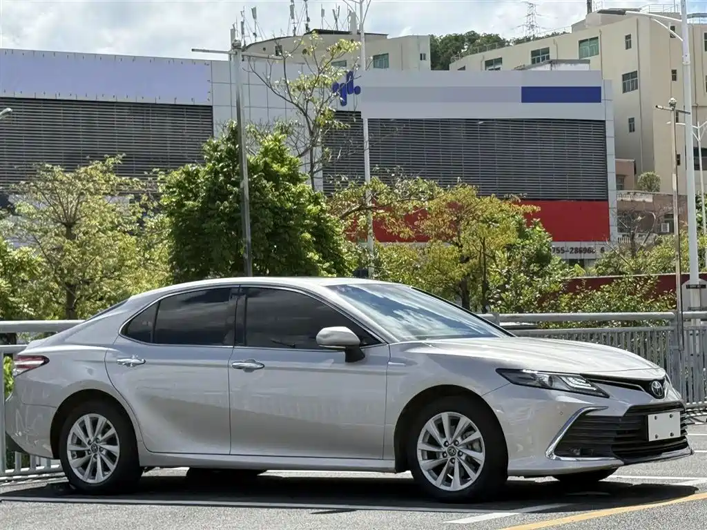 Toyota Camry 2021 2.0G Luxury Edition фото 2
