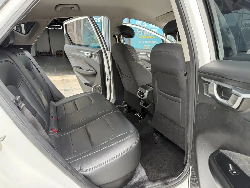 Geely Geometry C 2021 2021 C400 Square Edition