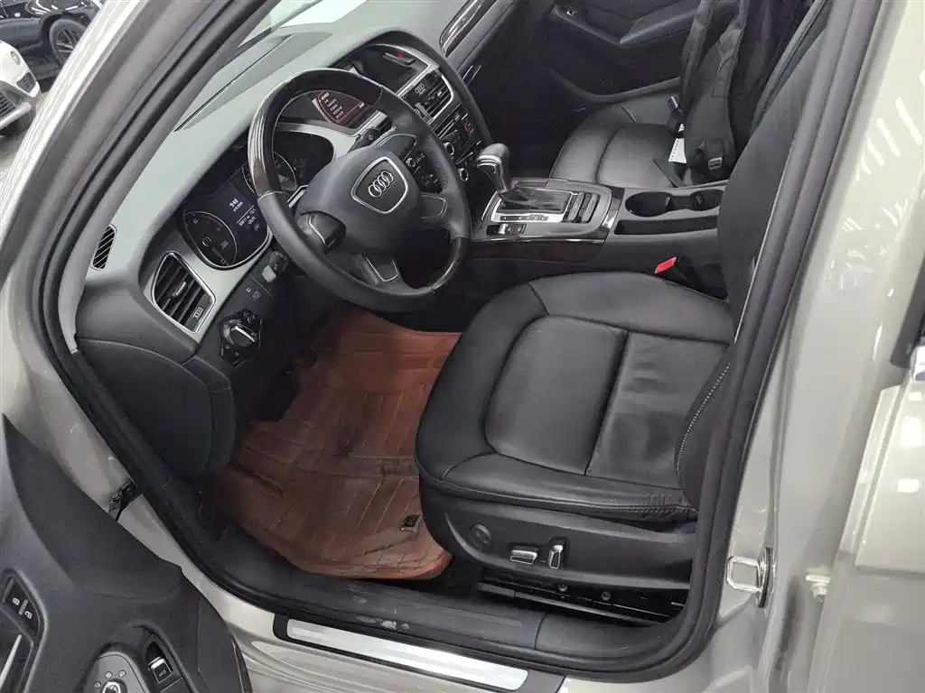 Audi A4L 2015 30 TFSI Auto Comfort фото 11