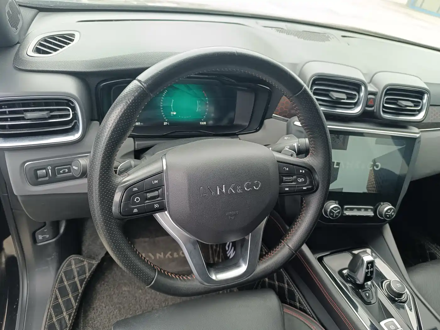 Lynk & Co 03 2018 1.5TD DCT Pure Lite (China V) фото 6