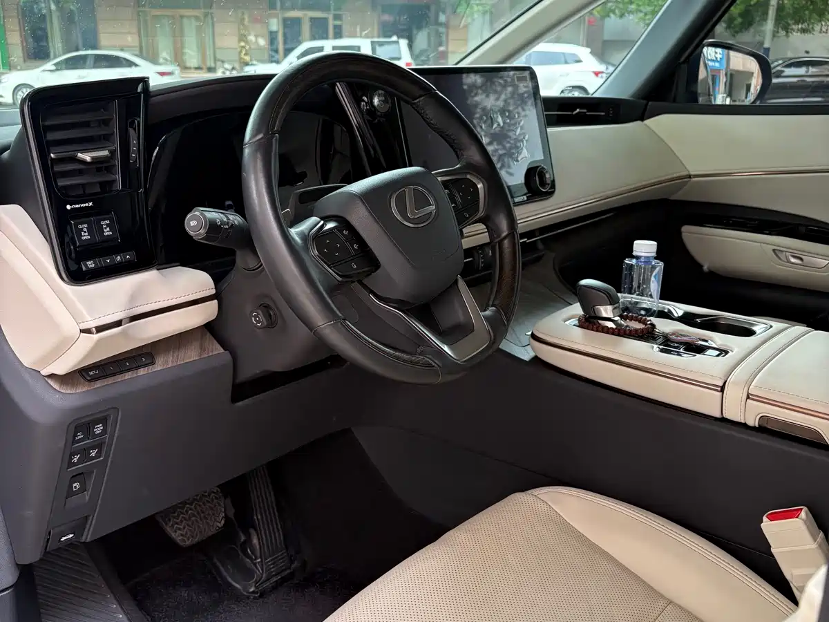 Lexus LM 2023 350h 7-Seater Elegance Edition фото 7