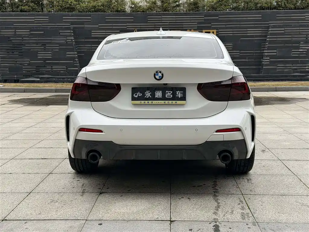 BMW 1 Series 2023 125i M Sport Shadow Edition фото 11