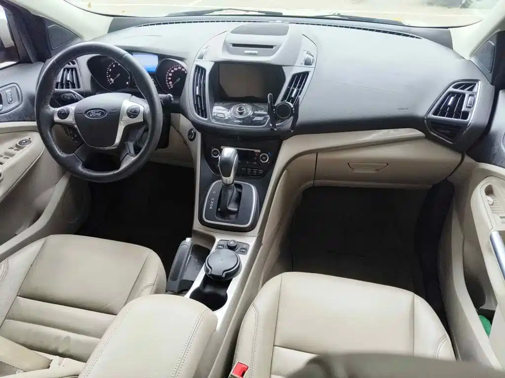 Фото 12 - Ford Kuga