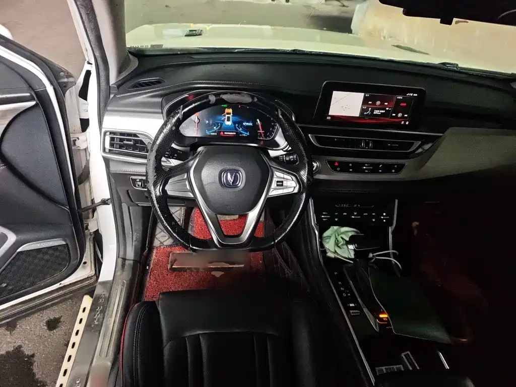 Фото 11 - Changan CS75