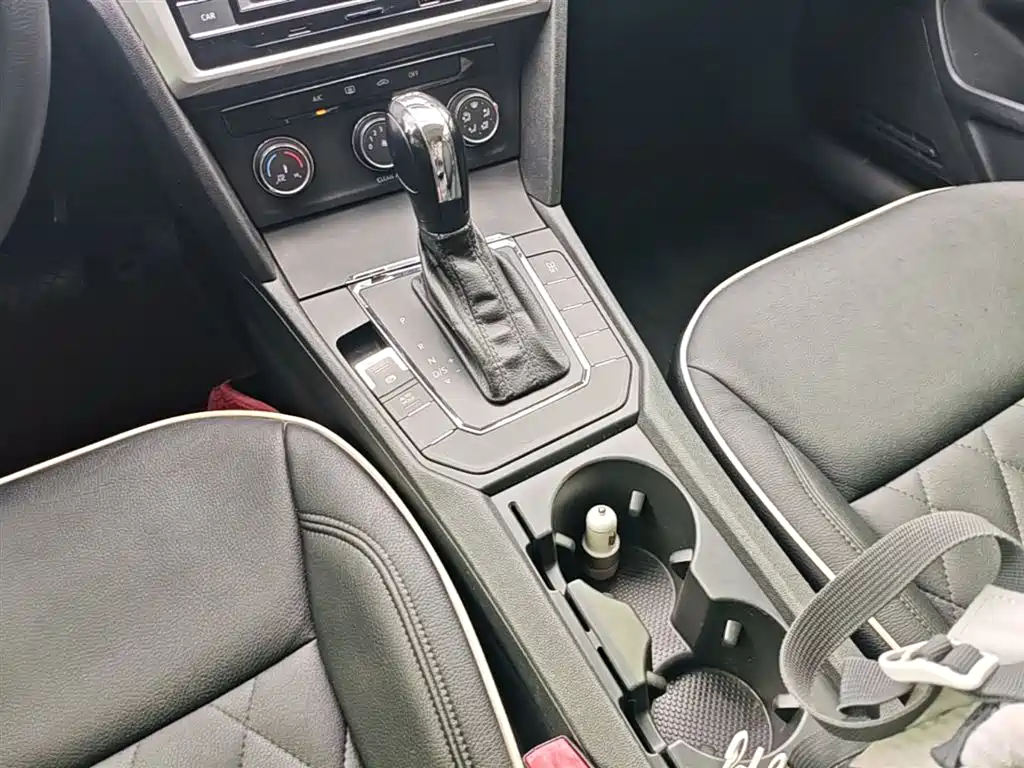 Volkswagen Lamando 2015 230TSI DSG Style фото 14