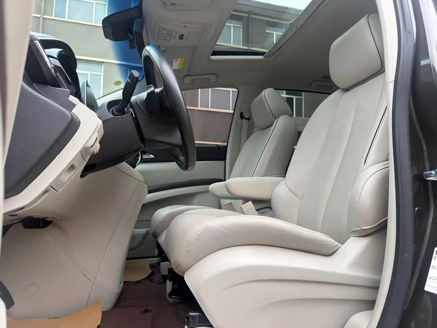 Buick GL8 2021 Land Business Class 652T Premium фото 17