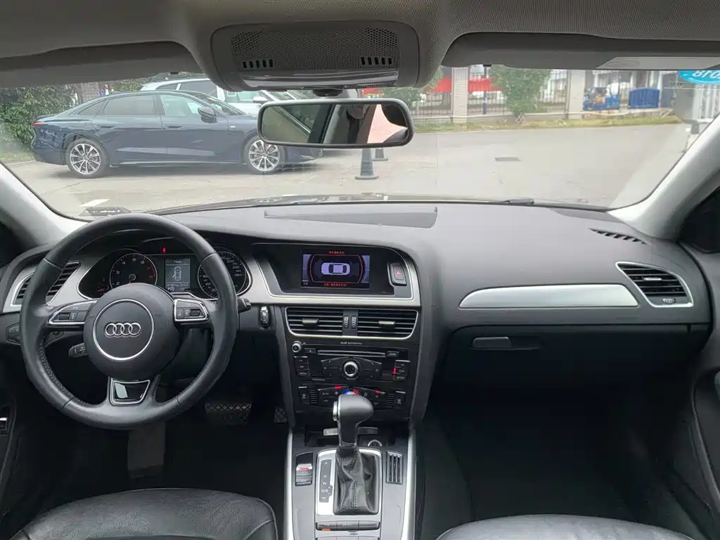 Audi A4L 2013 35 TFSI Automatic Standard фото 10