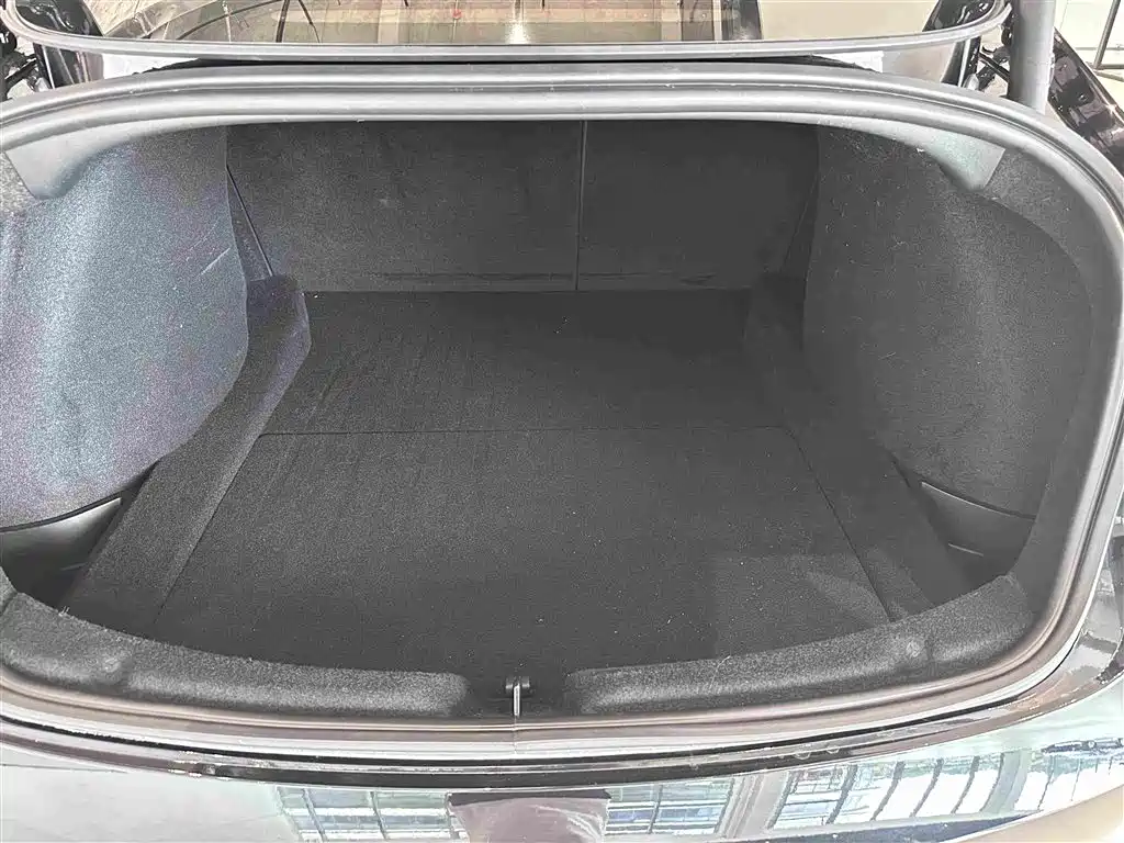 Tesla Model 3 2026 2025 Model Year Facelift Long Range All-Wheel Drive