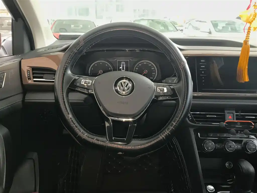 Volkswagen Tharu 2020 280TSI 2WD Luxury Edition China VI фото 11