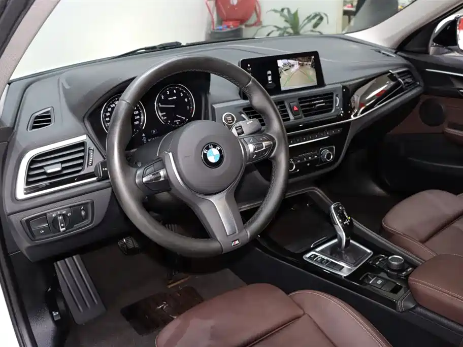 BMW 1 Series 2020 Model 120i M Sport Package фото 10