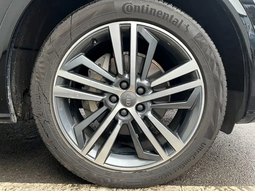 Audi Q5L 2020 Facelift 40 TFSI Honor Fashion фото 18