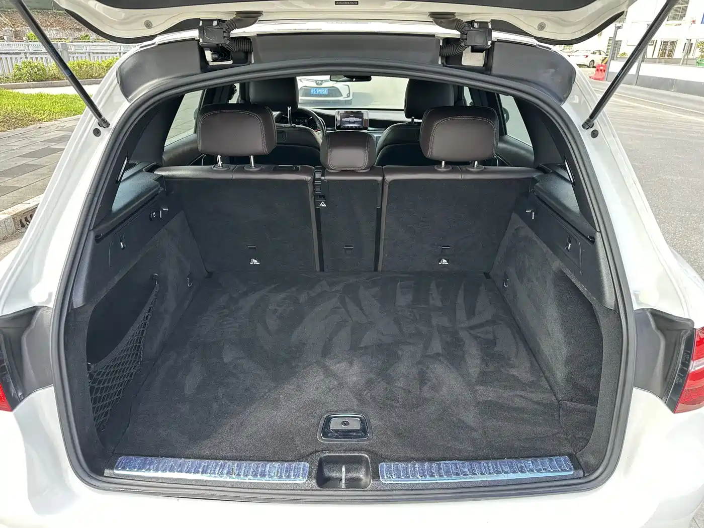 Mercedes-Benz GLC 2018 Facelift GLC 300 4MATIC Dynamic фото 12