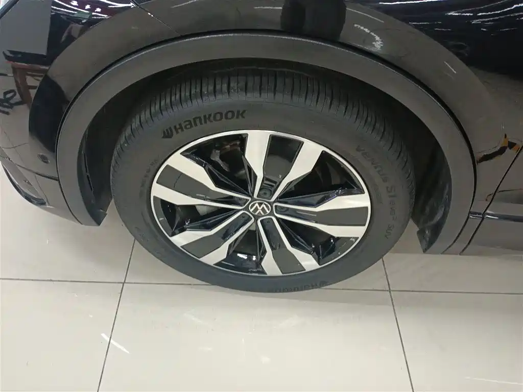 Volkswagen Tiguan L 2024 Outstanding 330TSI Auto 2WD R-Line Dragon Glory Edition фото 23