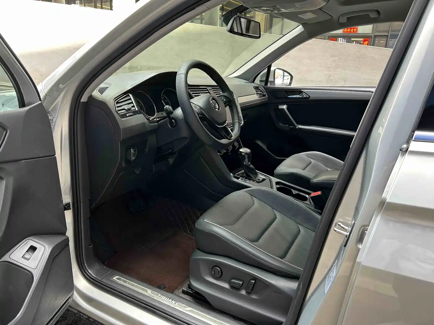 Volkswagen Tiguan L 2017 330TSI Automatic 2WD Flagship Edition фото 3