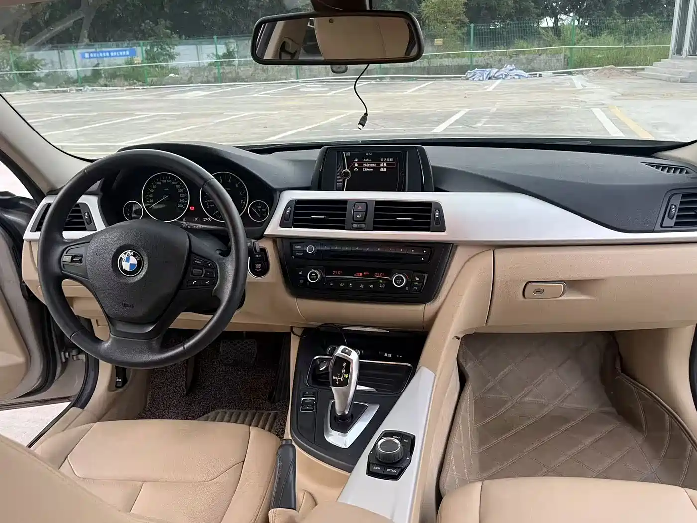 Photo 6 - BMW 3 Series