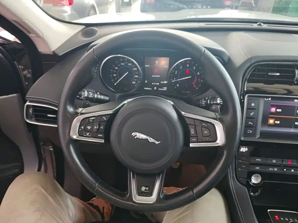 Jaguar F-PACE 2017 2016 3.0 SC 4WD R-Sport