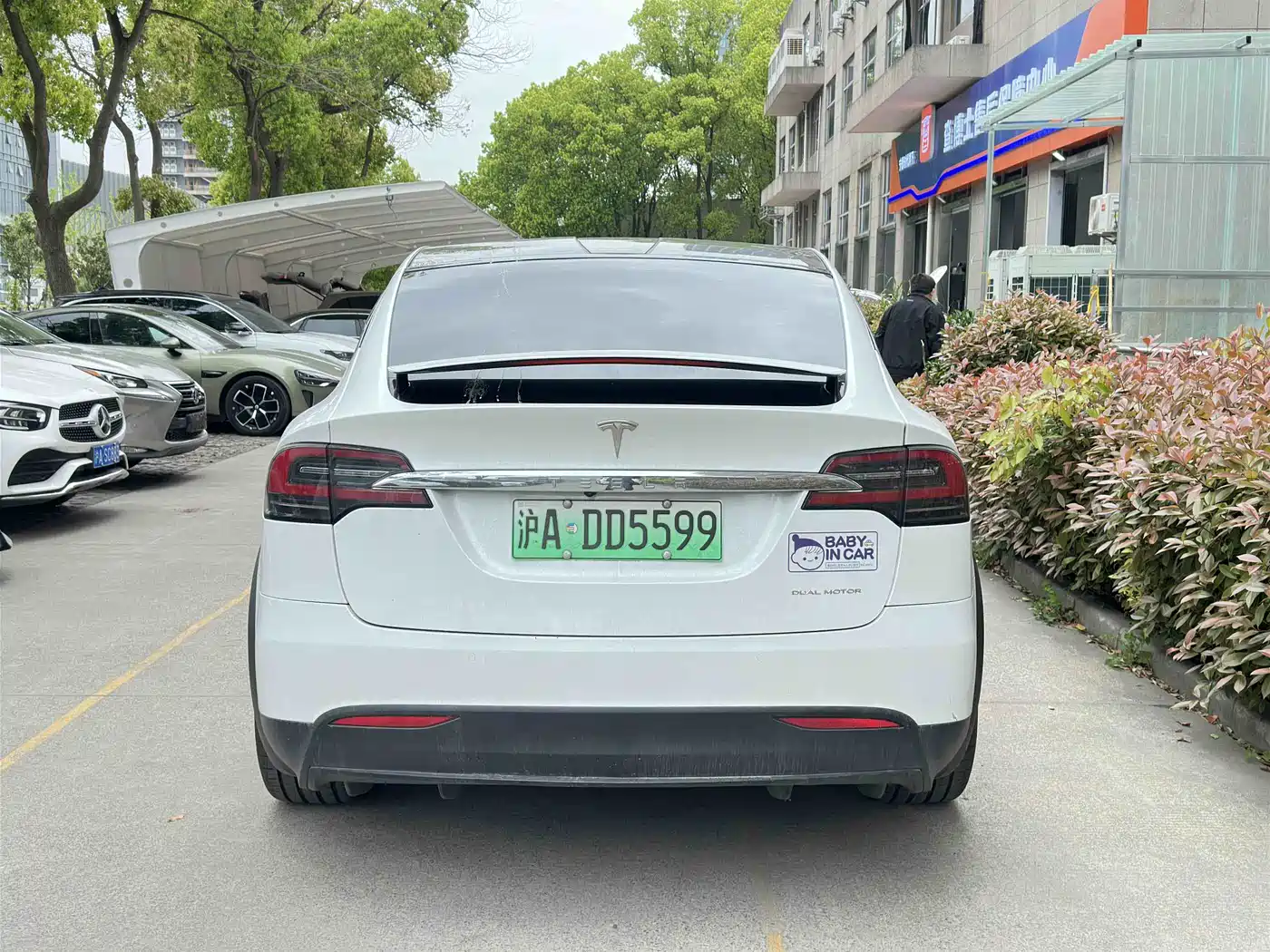 TESLA MODEL X