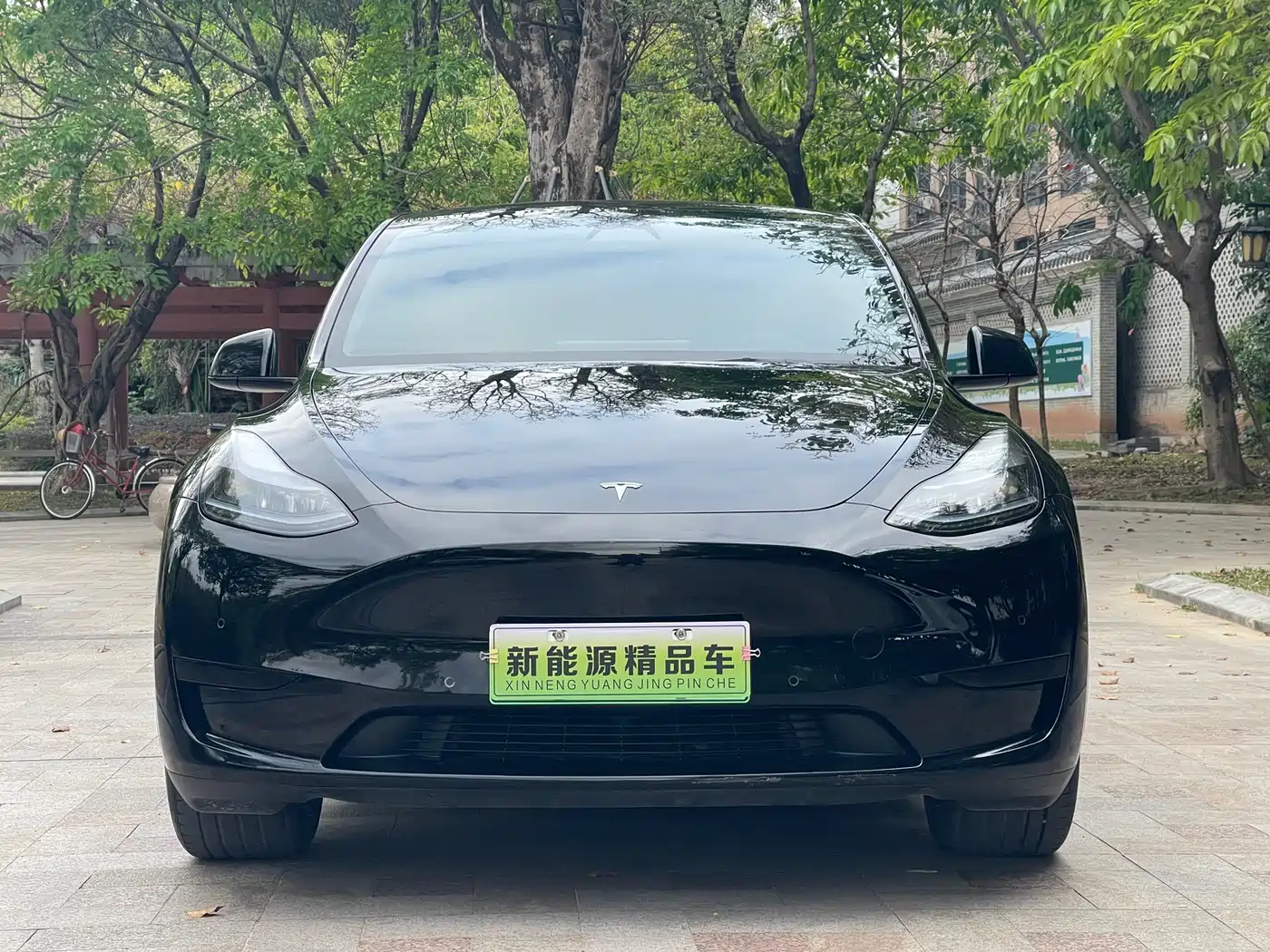 TESLA MODEL Y