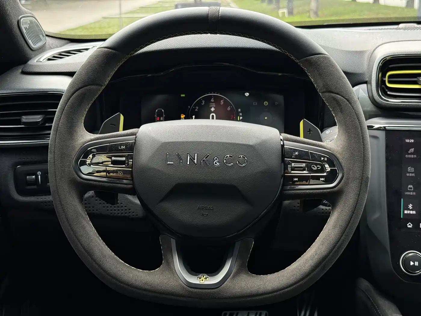 Lynk & Co 03 2022 03+ 2.0TD Auto Wind Rider Edition фото 16
