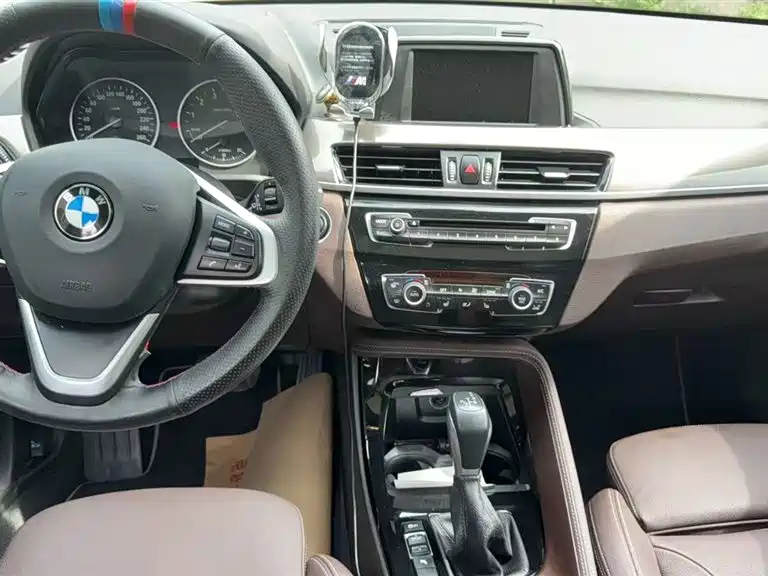 BMW X1 2016 sDrive18Li Luxury Model фото 2