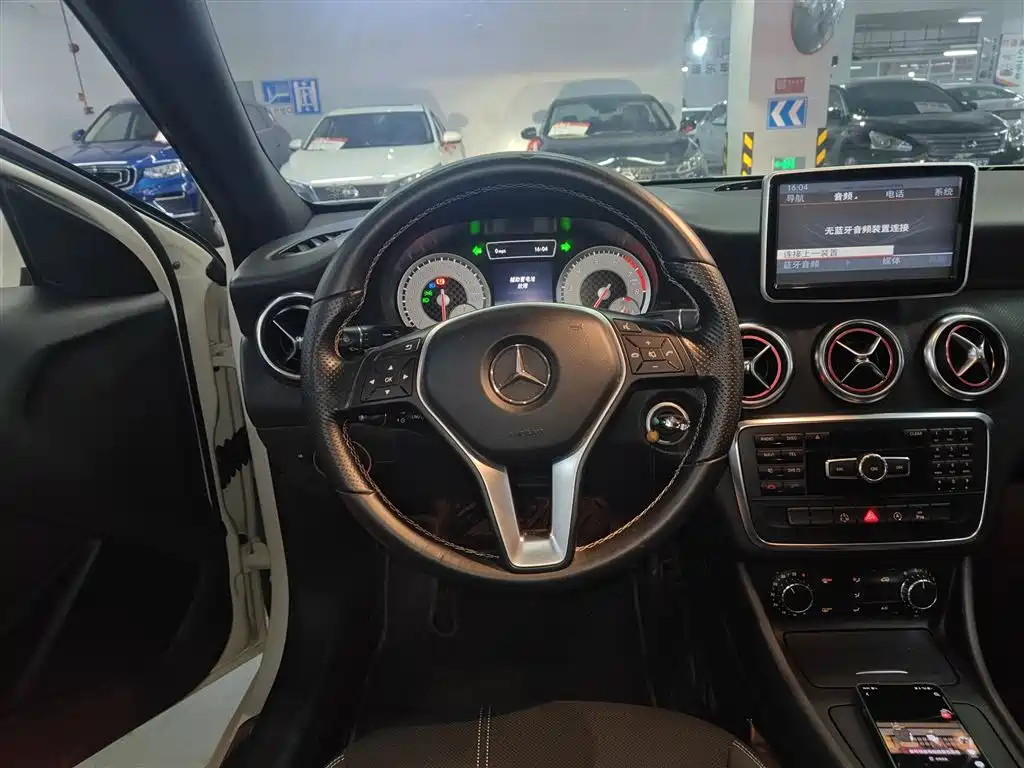Mercedes-Benz A-Class (Import) 2015 A 200 Fashion фото 11