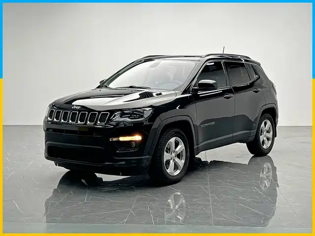 Jeep Compass 2017 200T Automatic Family Edition — фото 1