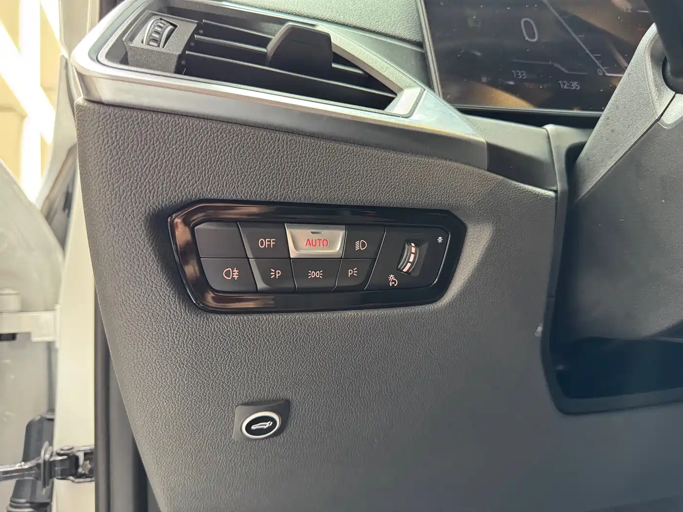 BMW 3 Series 2023 320Li M Sport Package фото 11
