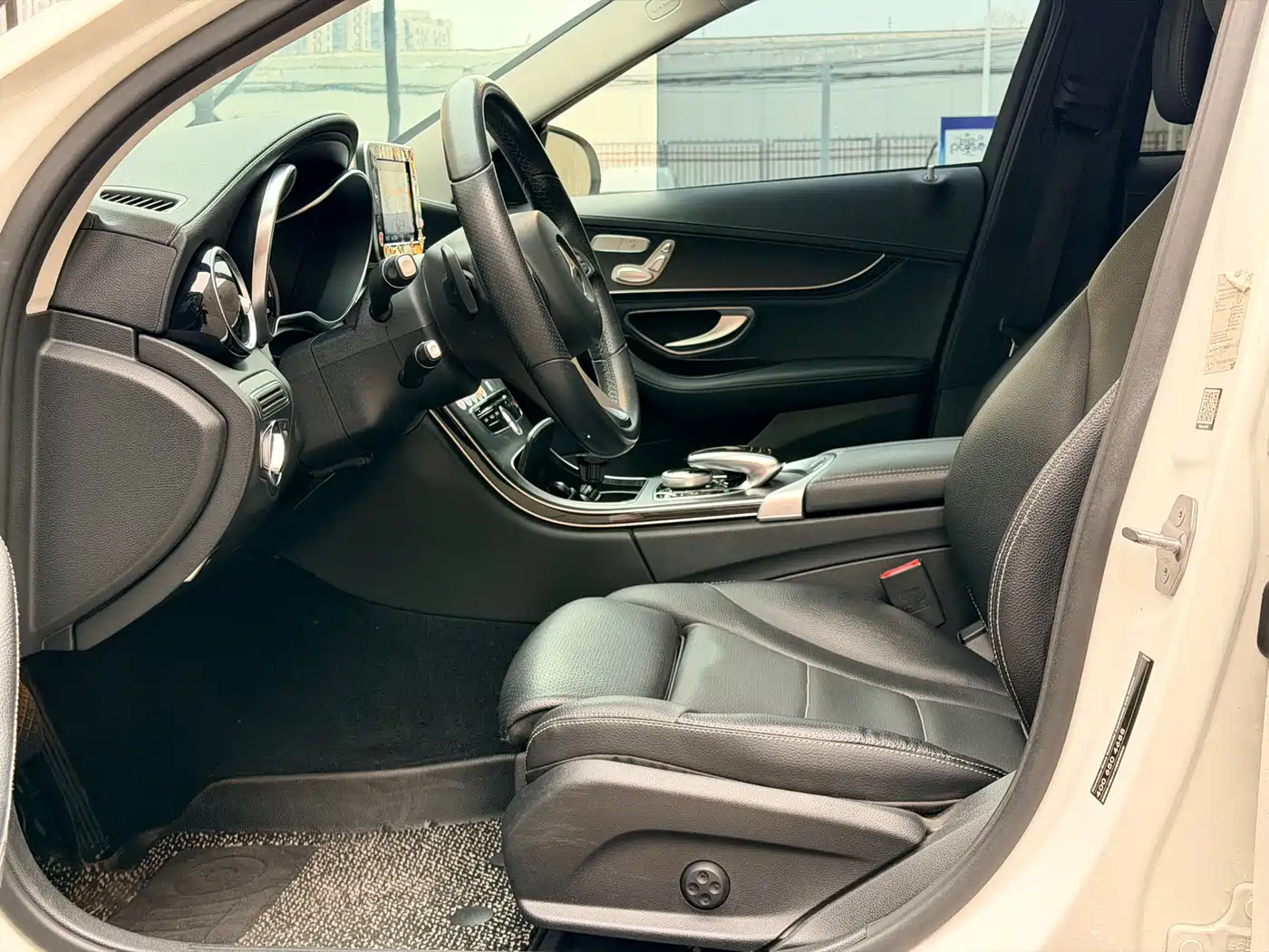 Mercedes-Benz C-Class 2017 C 200 L Sport фото 13