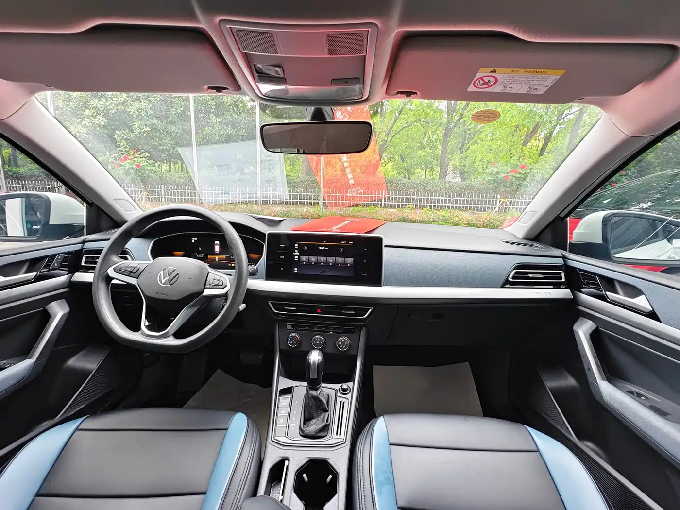 Volkswagen Lavida 2023 Facelift 1.5L Auto Comfort Edition фото 3