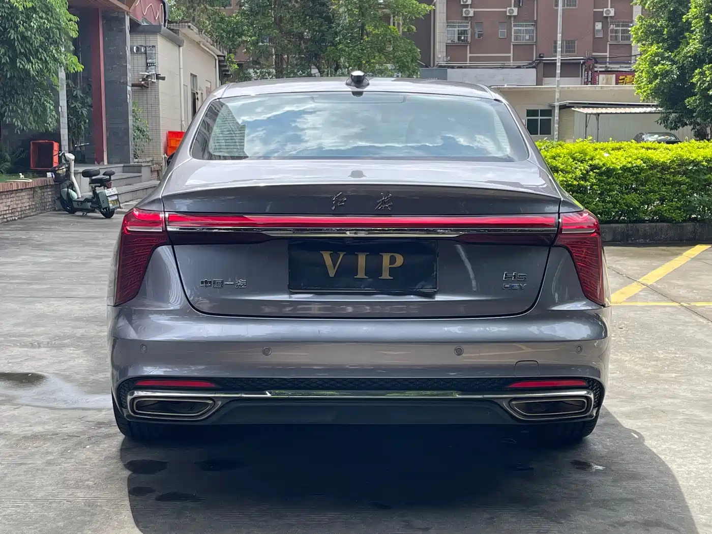 Фото 5 - Hongqi H5